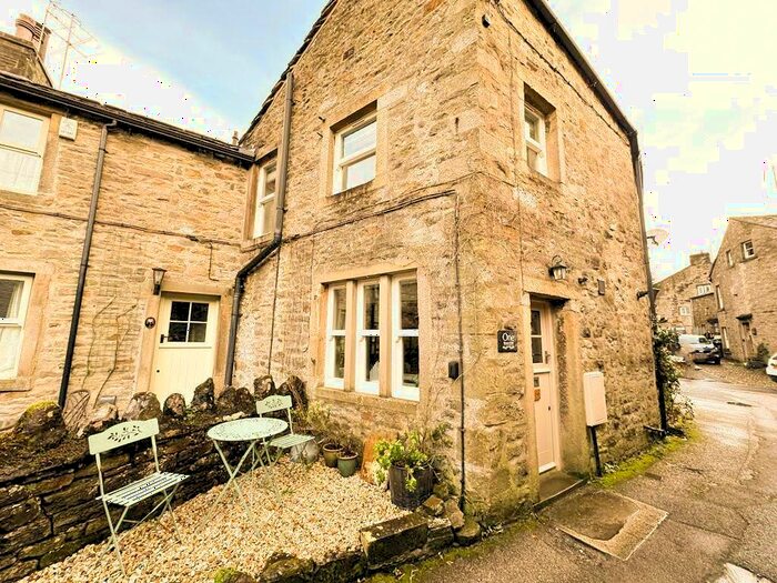 2 Bedroom Terraced House For Sale In Brown Fold, Grassington, BD23