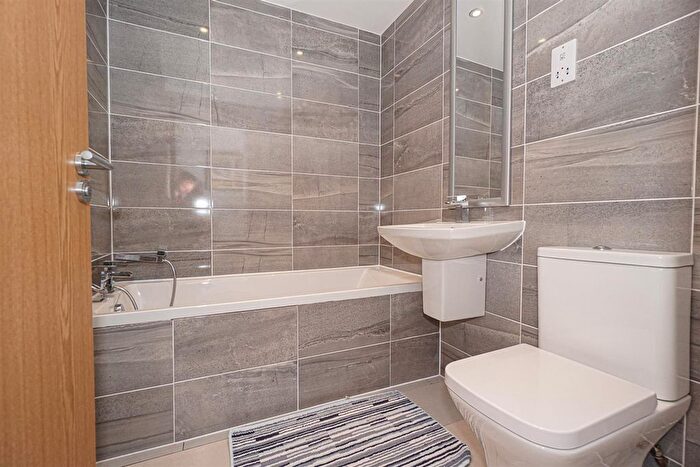 2 Bedroom Flat For Sale In Charles Road, St. Leonards-On-Sea, TN38