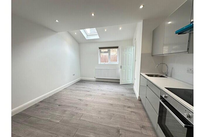 Studio To Rent In Buchanan Gardens, Kensal Rise / Kensal Green, London, NW10