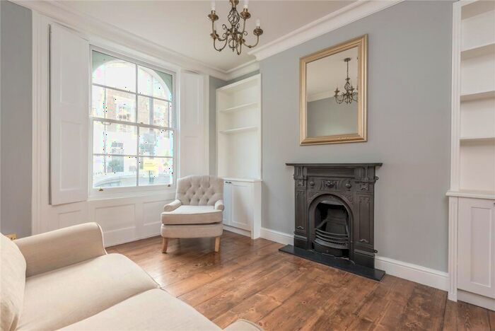 2 Bedroom Maisonette To Rent In Offord Road, Barnsbury, London, N1