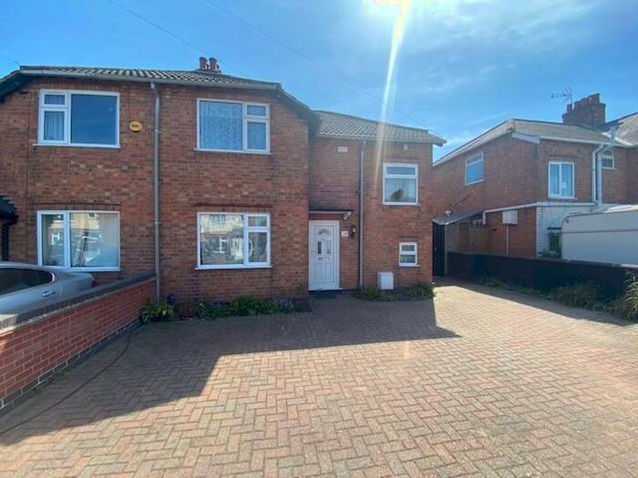 4 Bedroom Town House To Rent In Knightthorpe Road, Loughborough, LE11