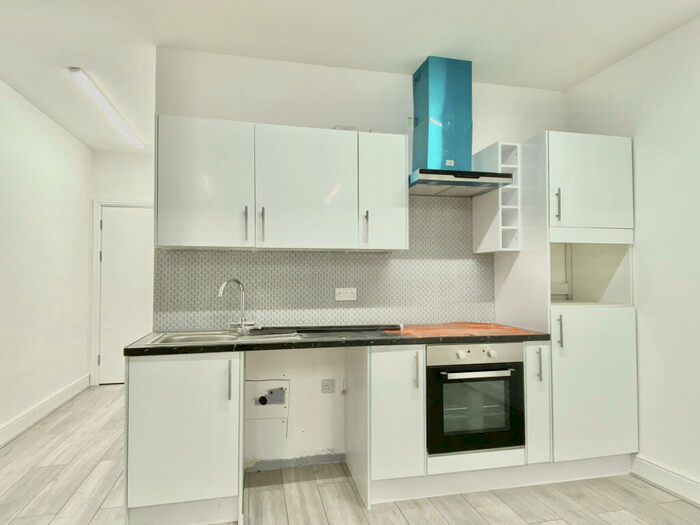 Studio To Rent In Chipstead Valley Road, CR5