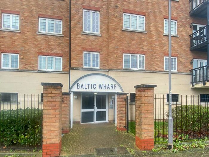 2 Bedroom Flat To Rent In Baltic Wharf, Clifton Marine Parade, Gravesend, Kent, DA11