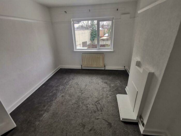 2 Bedroom Flat To Rent In Weoley Castle Road, Birmingham, B29