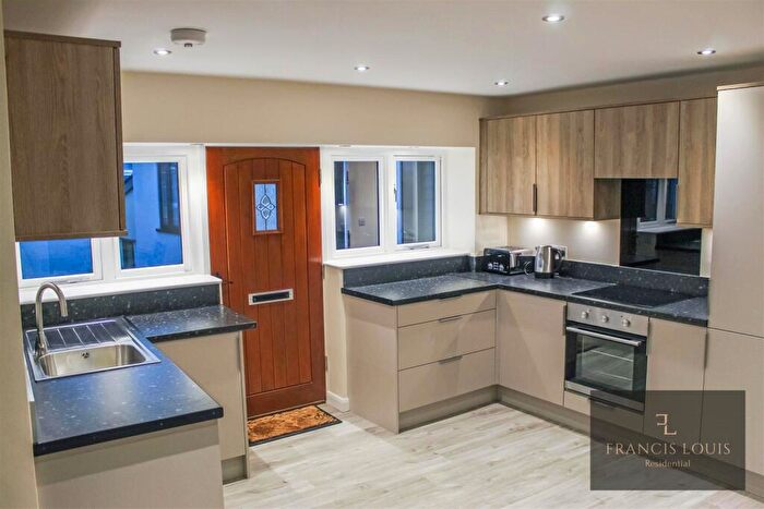 2 Bedroom Semi Detached House To Rent In Bartholomew Street West, Exeter, EX4