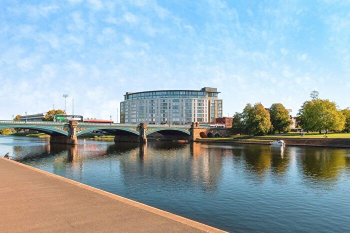 2 Bedroom Flat For Sale In The Waterside Apartments, Pavilion Road, West Bridgford, Nottingham, NG2