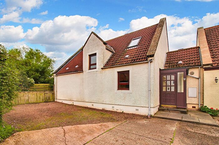 3 Bedroom Cottage For Sale In The Square, Cockburnspath, TD13