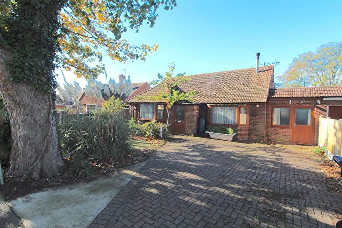 2 Bedroom Detached Bungalow For Sale In Old Green Road, Broadstairs, CT10