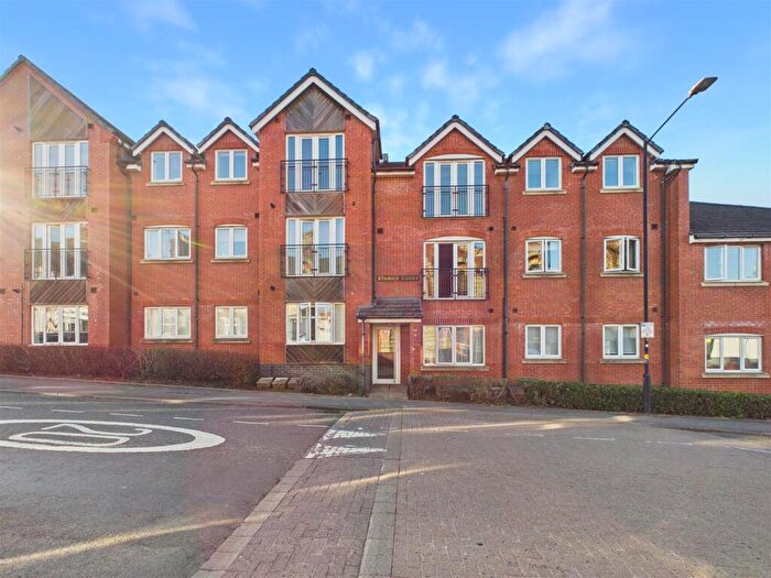 2 Bedroom Flat For Sale In Charles Warren Close, Rugby, CV21