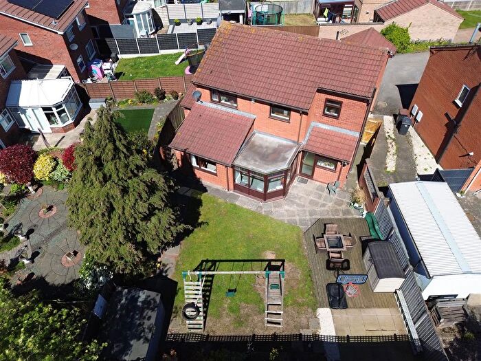 4 Bedroom Detached House For Sale In Cheltenham Close, Bedworth, CV12
