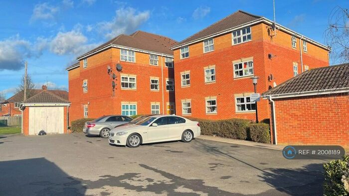 2 Bedroom Flat To Rent In Botham Drive, Slough, SL1