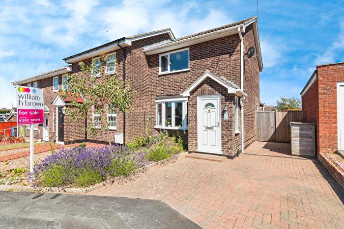 3 Bedroom End Of Terrace House For Sale In Peregrine Way, Kessingland, Lowestoft, NR33