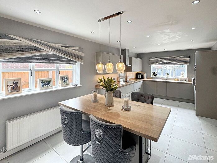 4 Bedroom Detached House For Sale In Norlands Park, Widnes, WA8