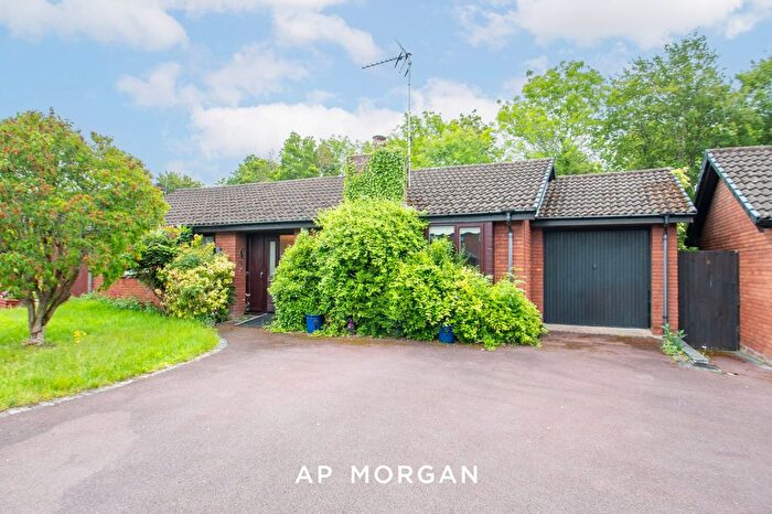 3 Bedroom Bungalow For Sale In Eldersfield Close, Church Hill North, Redditch, Worcestershire, B98