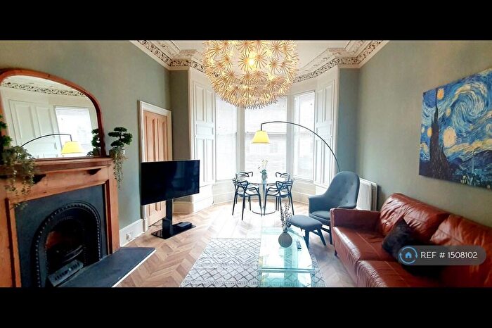 4 Bedroom Flat To Rent In Forrest Road, Edinburgh, EH1