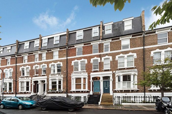 2 Bedroom Flat To Rent In Fielding Road, Brook Green, W14