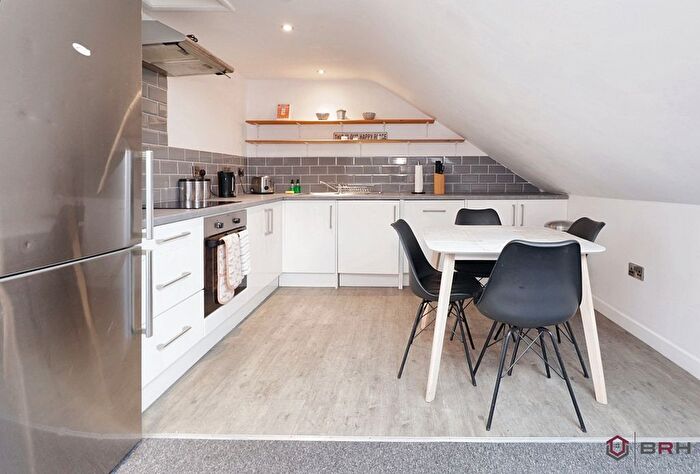 2 Bedroom Flat To Rent In Spring Bank, Hull, HU3