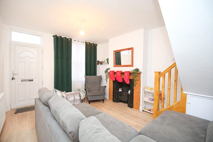 3 Bedroom Terraced House For Sale In Station Street, Atherstone, CV9