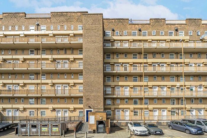 2 Bedroom Flat To Rent In Worsopp Drive, Clapham, SW4