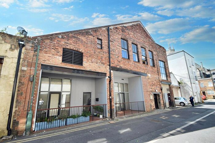 2 Bedroom Flat To Rent In Bournemouth, BH2