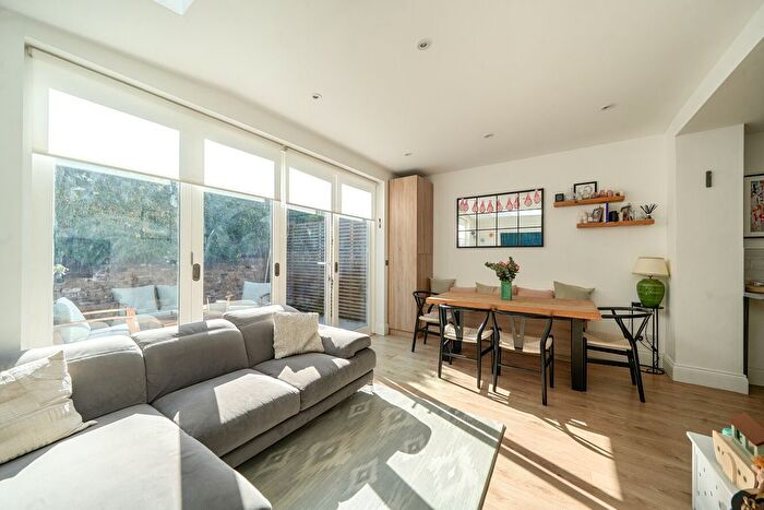 2 Bedroom Flat For Sale In Bravington Road, London, W9