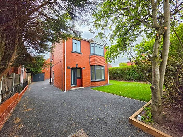 3 Bedroom Detached House For Sale In Saltersbrook Road, Darfield, Barnsley, S73