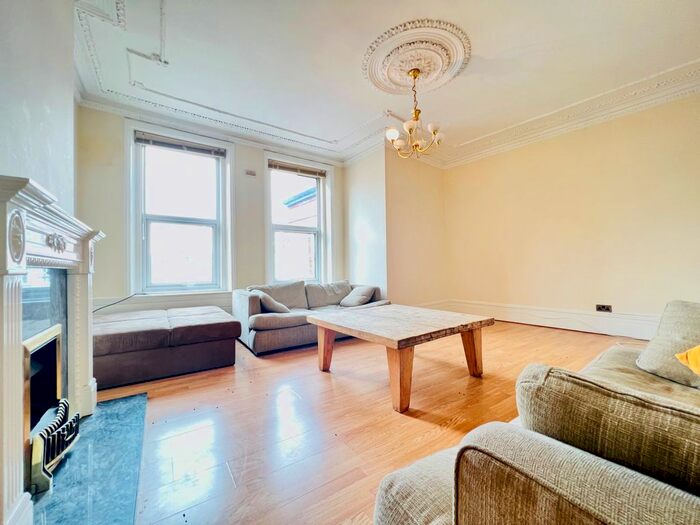 4 Bedroom Flat To Rent In Richmond Road, Twickenham, TW1