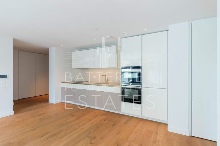 2 Bedroom Flat To Rent In L-, Electric Boulevard, Battersea, SW11