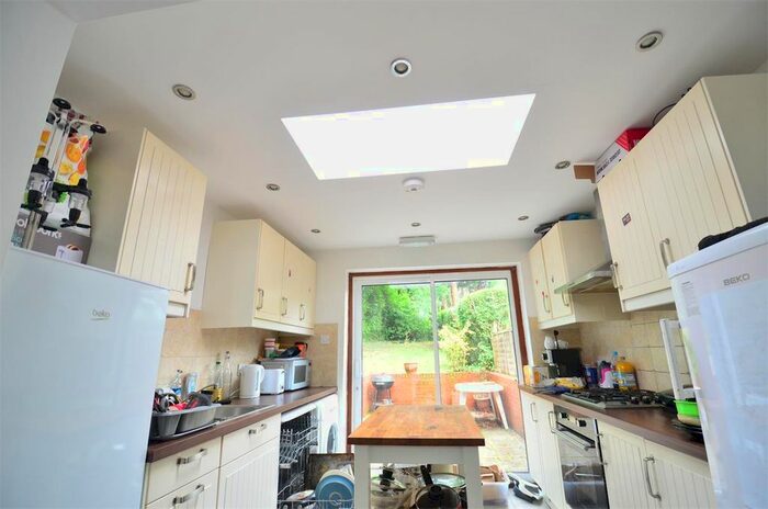 5 Bedroom Semi-Detached House To Rent In Lodgehill Road Selly Oak, Birmingham B29