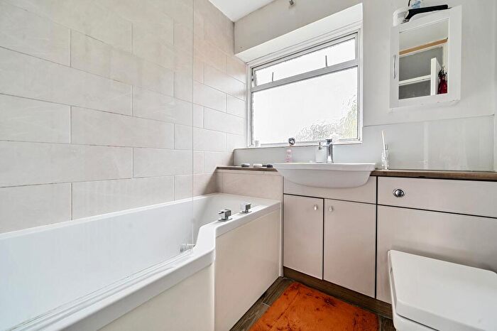 2 Bedroom Terraced House For Sale In Derwent Close, Farnborough, GU14