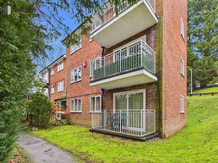 1 Bedroom Flat For Sale In Whitegates, Court Bushes Road, Whyteleafe, CR3