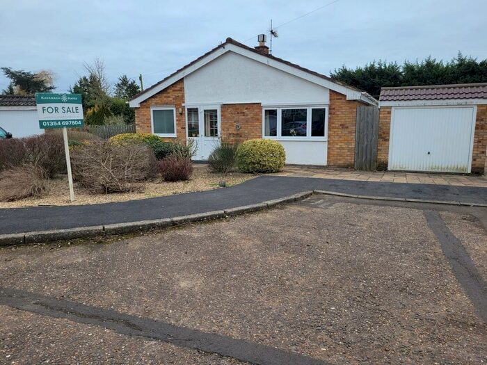 2 Bedroom Bungalow For Sale In Fairview Crescent, Chatteris, PE16
