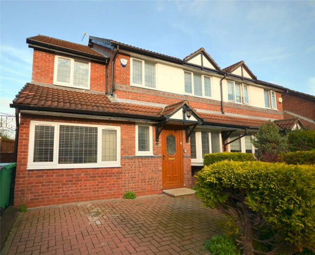 4 Bedroom Semi-Detached House To Rent In Hanlith Mews, Burnage, Manchester, M19