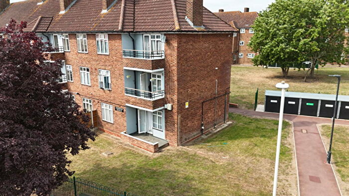 1 Bedroom Flat For Sale In Atherton House, Romford, RM3