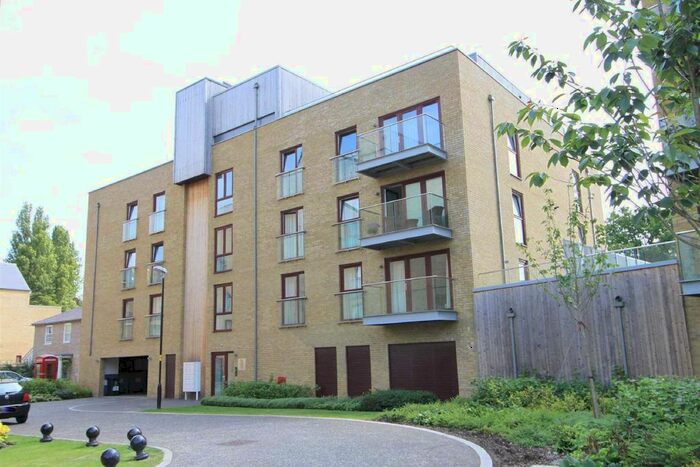 2 Bedroom Flat For Sale In Kings Mill Way, Denham, UB9