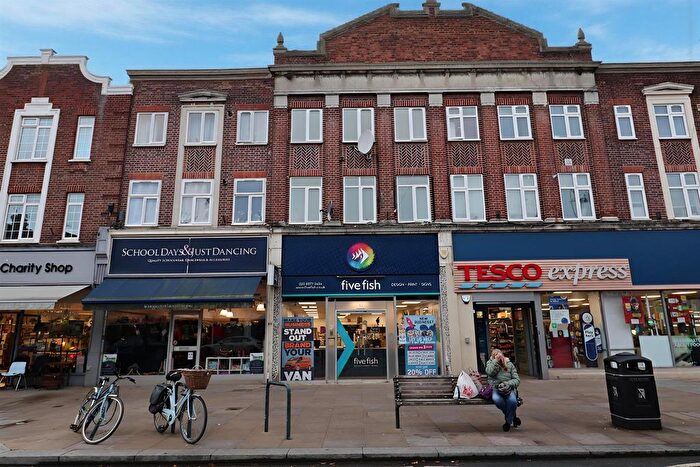 4 Bedroom Property To Rent In High Street, Whitton, Twickenham, TW2