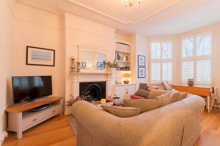 2 Bedroom Flat To Rent In Victorian Road, London N22