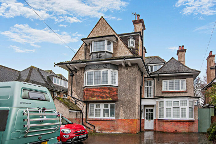 3 Bedroom Flat For Sale In The Goffs, Eastbourne, BN21