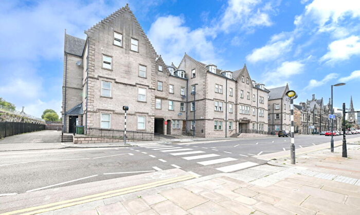 2 Bedroom Flat For Sale In Tay Street, Perth, PH2