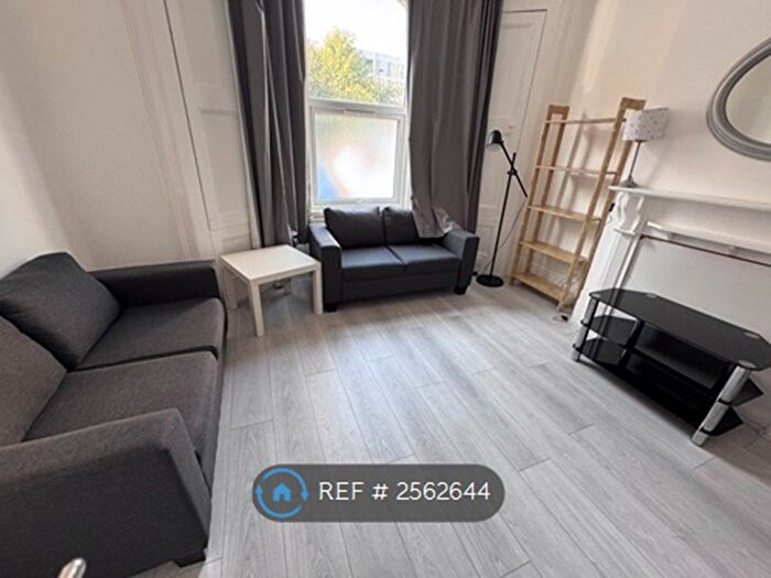 4 Bedroom Terraced House To Rent In Hamlets Way, London, E3