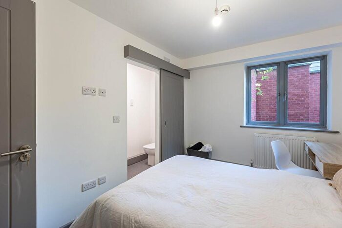 1 Bedroom Apartment To Rent In Old Chester Road, CH42