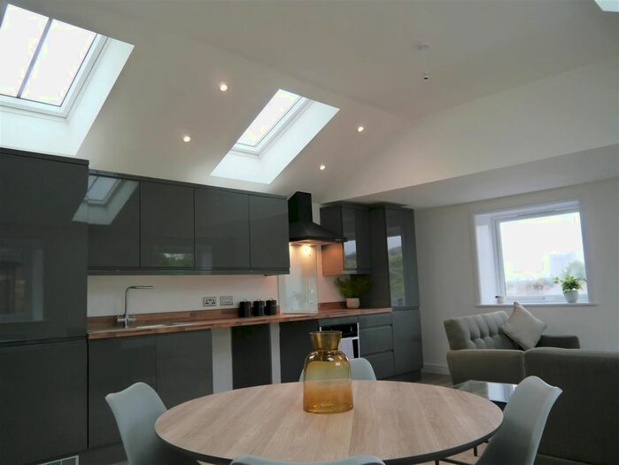 2 Bedroom Flat To Rent In Park Terrace, Liverpool, Merseyside, L22