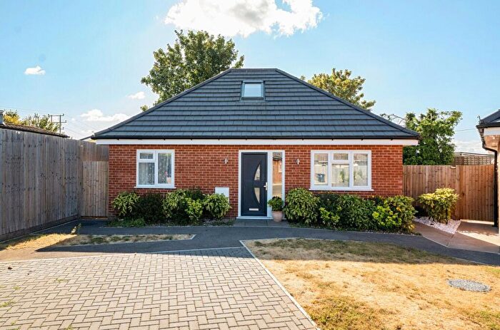 3 Bedroom Detached House For Sale In Porton Road, Amesbury, SP4