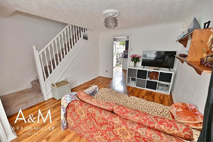 2 Bedroom Semi-Detached House To Rent In Karina Close, Chigwell, IG7