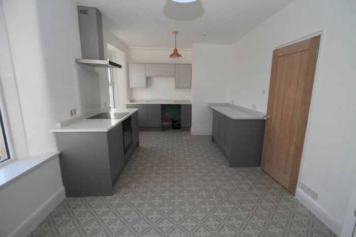 2 Bedroom Flat To Rent In Old Church Road, Clevedon, BS21