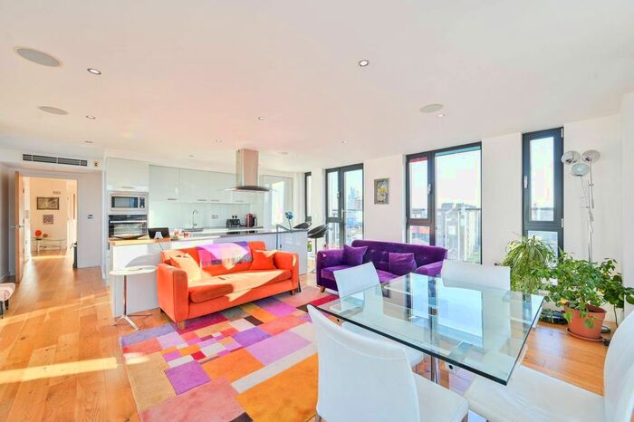 2 Bedroom Flat To Rent In Webber Street, Southwark, London, SE1