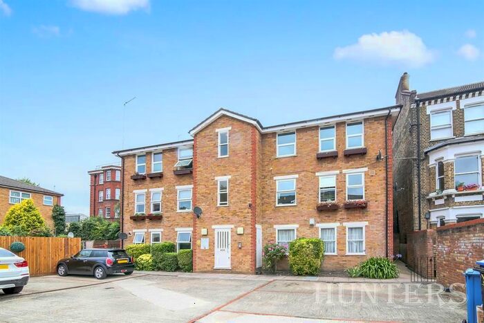 1 Bedroom Flat To Rent In Valmar Road, London, SE5