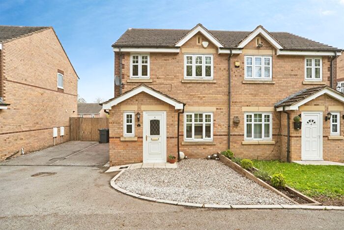 3 Bedroom Semi Detached House For Sale In Sedbergh Close, Bradford, BD10