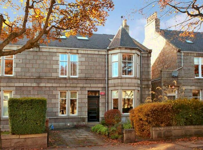 4 Bedroom Flat To Rent In Forest Avenue, Aberdeen, AB15