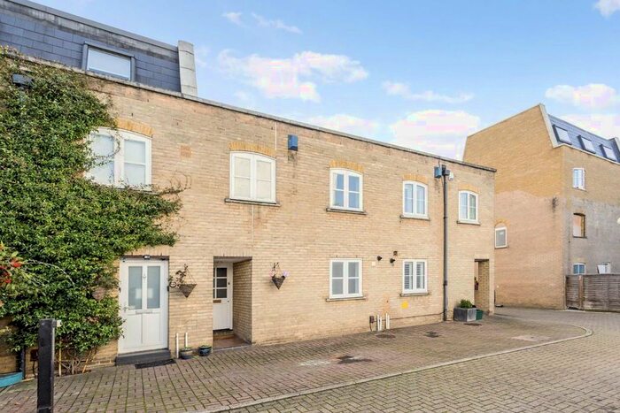 3 Bedroom Flat To Rent In Thornhill Bridge Wharf, Caledonian Road, London, N1